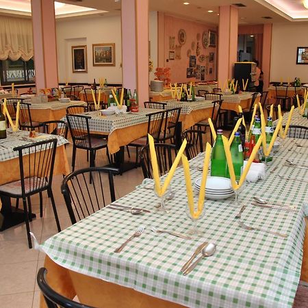 Hotel Ristoro 벨레지아아지마리나 외부 사진