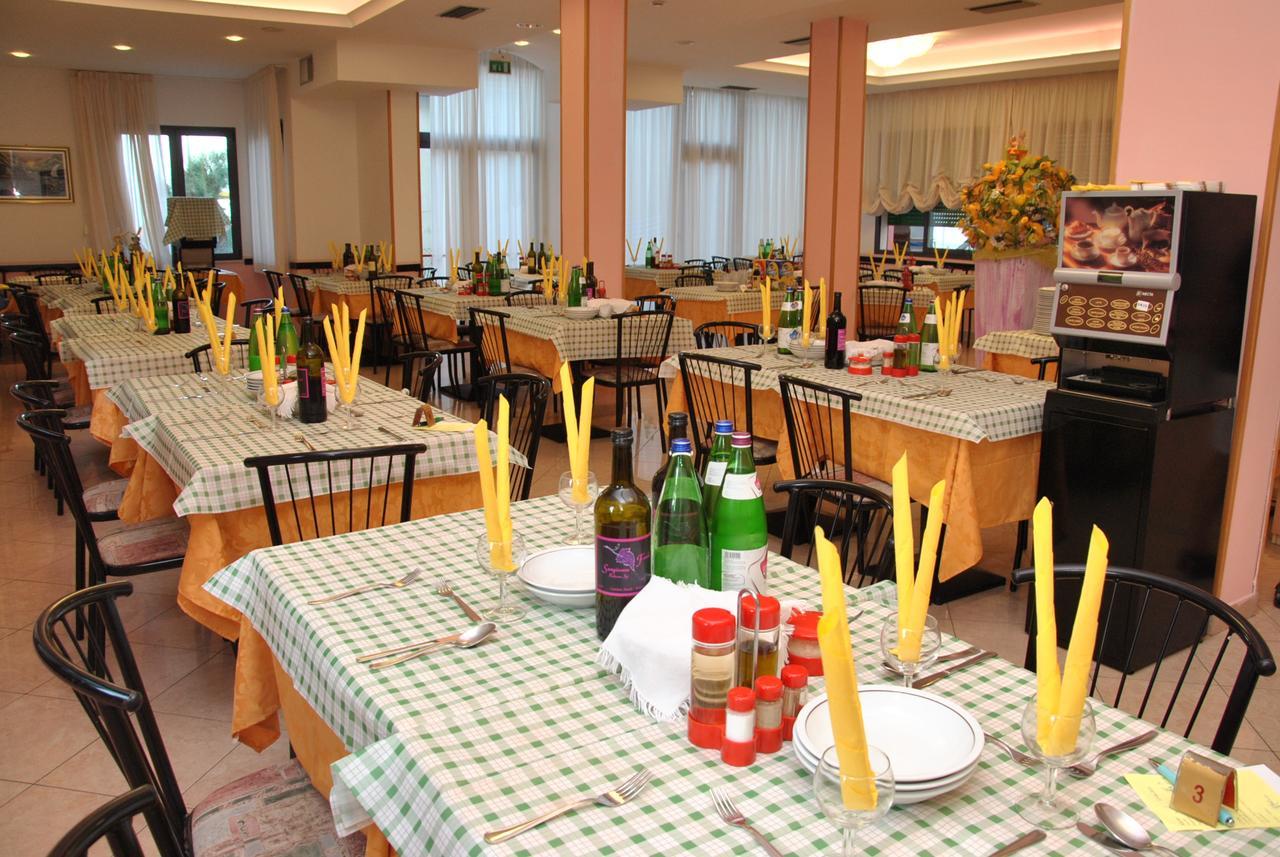 Hotel Ristoro 벨레지아아지마리나 외부 사진